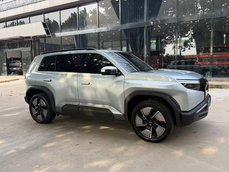 BYD FangChengBao Titanium 3 (Tai 3), 2026 — фото 6 из 10