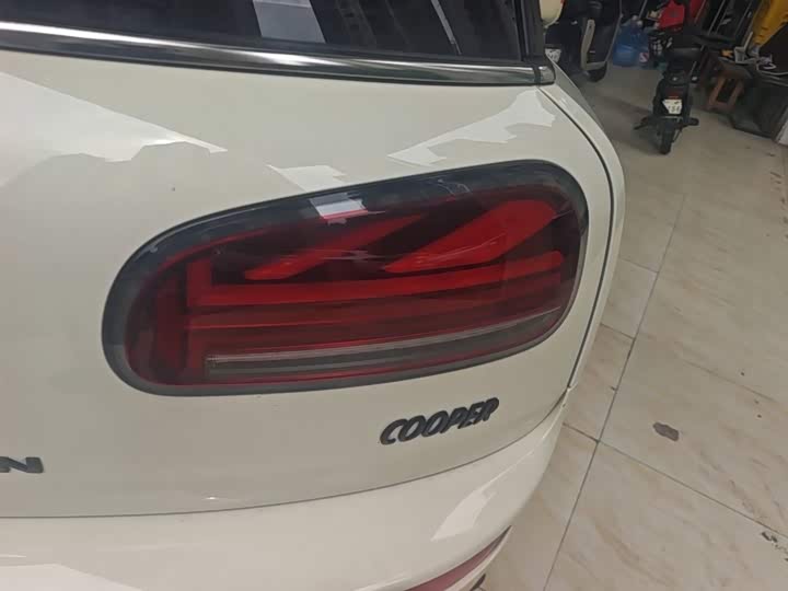 Mini Clubman, 2023 — фото 8 из 9