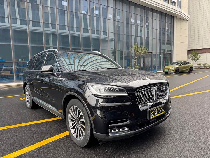 Lincoln Aviator, 2023 — фото 3 из 9