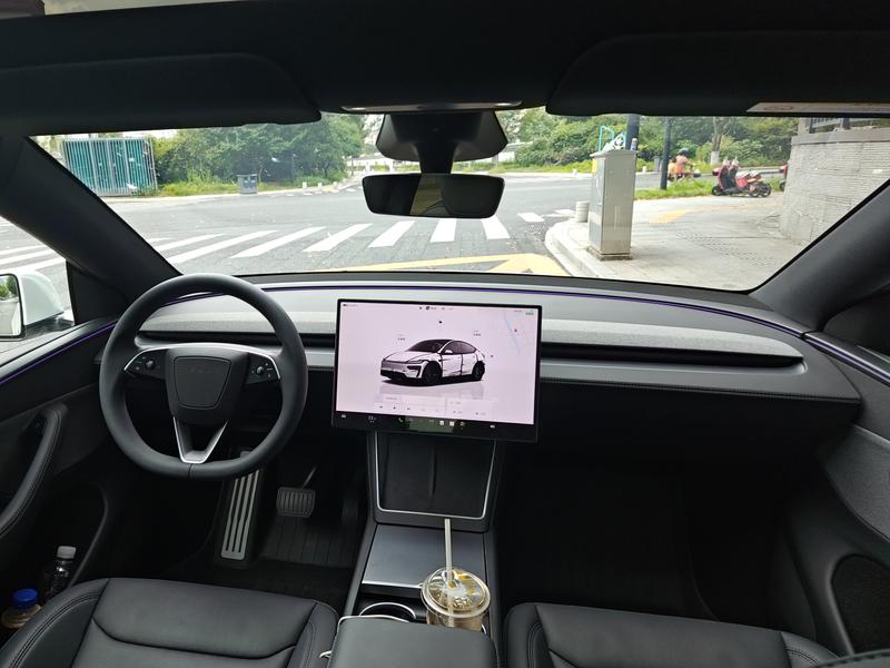 Tesla Model Y, 2025 — фото 8 из 11