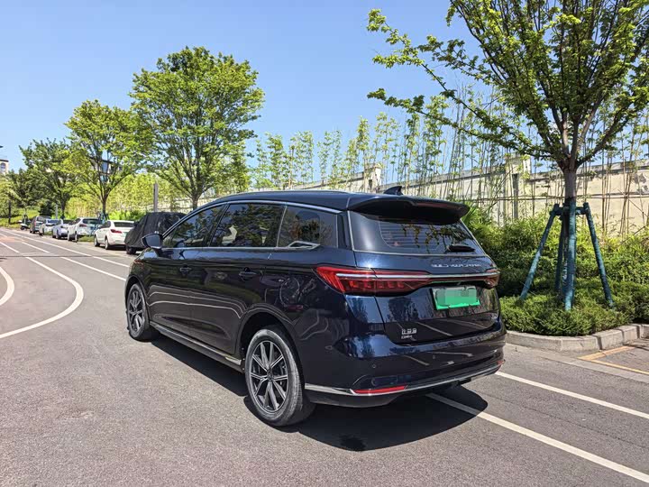 BYD Song Max Hybrid, 2022 — фото 5 из 9