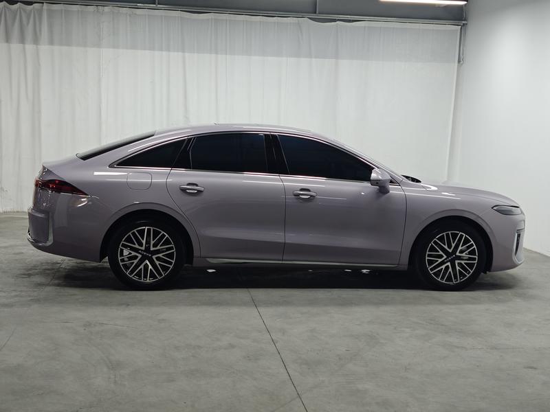 Roewe M7 DMH, 2025 — фото 8 из 12