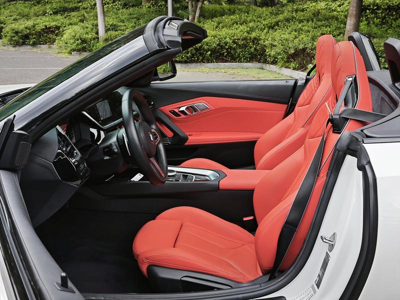 BMW Z4, 2023 — фото 11 из 12
