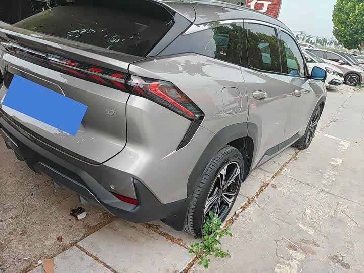 Geely Galaxy L7, 2023 — фото 8 из 9