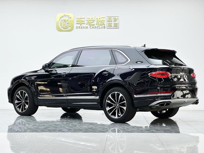 Bentley Bentayga, 2023 — фото 4 из 12