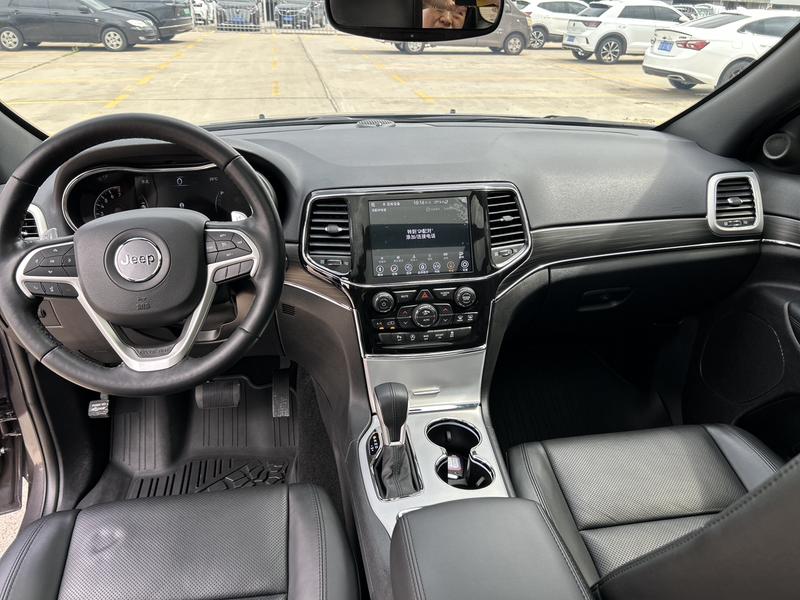 Jeep Grand Cherokee, 2022 — фото 7 из 12