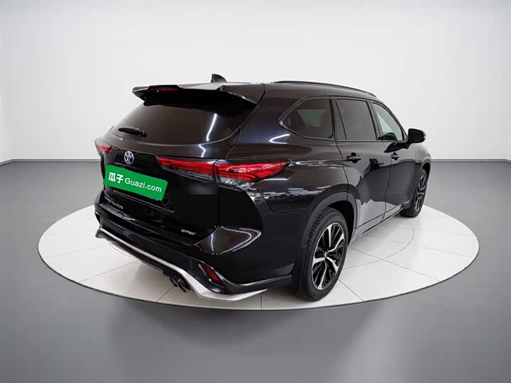 Toyota Crown Kluger, 2022 — фото 7 из 9