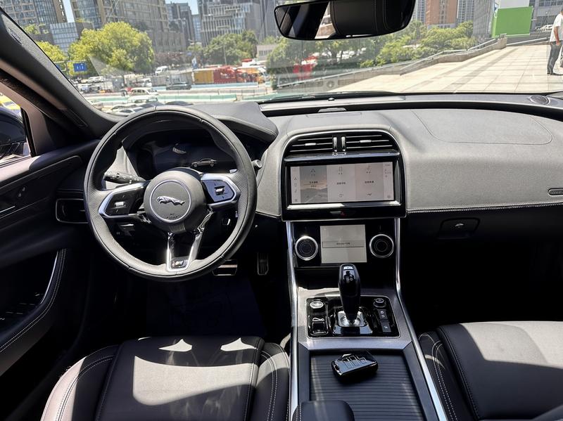 Jaguar XE L, 2022 — фото 7 из 10