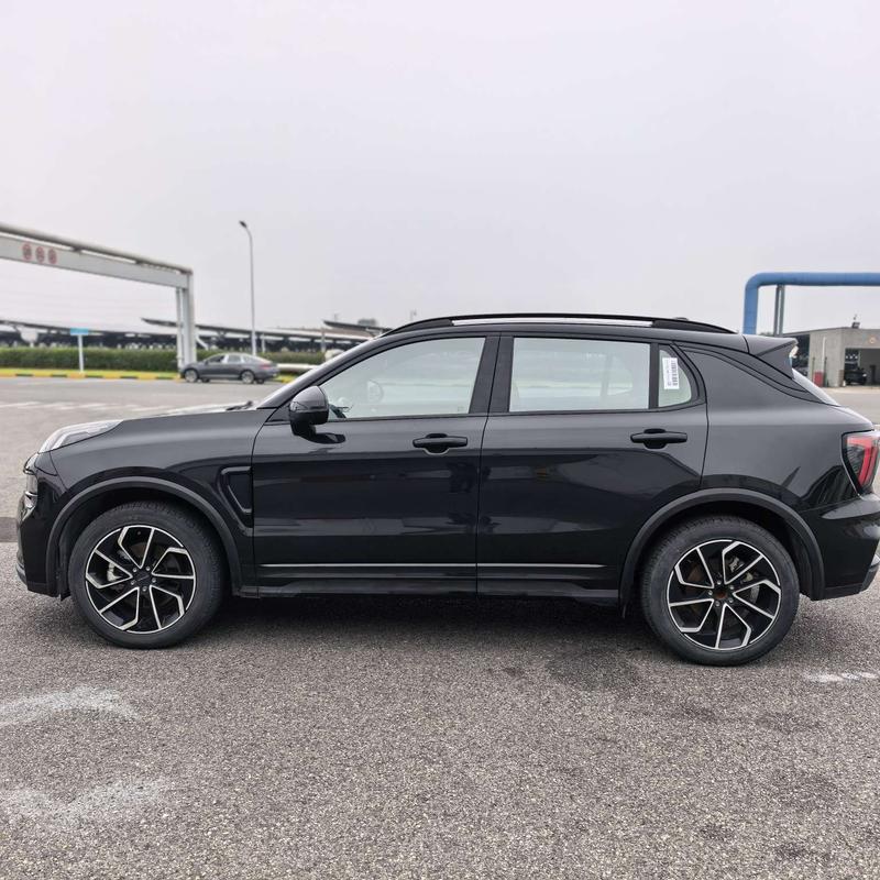 Lynk & Co 01 EM-P Hybrid, 2023 — фото 4 из 12