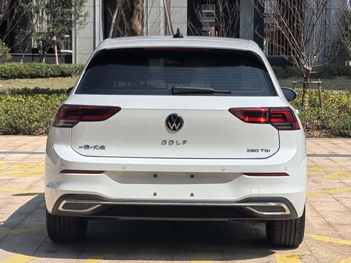 Volkswagen Golf, 2023 — фото 5 из 9