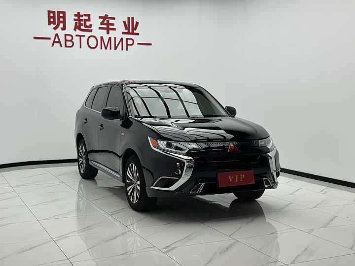 Mitsubishi Outlander, 2022 — фото 3 из 9