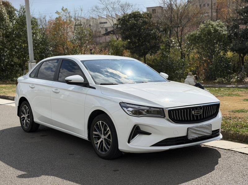 Geely Emgrand, 2023 — фото 3 из 12