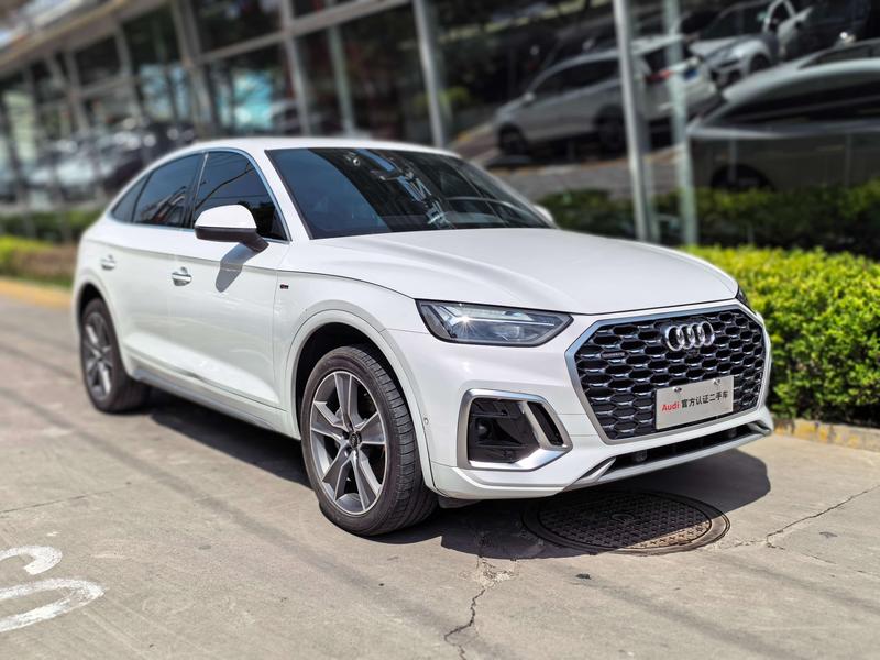 Audi Q5L Sportback, 2022 — фото 2 из 12