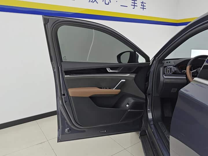 BYD Tang Hybrid/EV, 2023 — фото 7 из 9