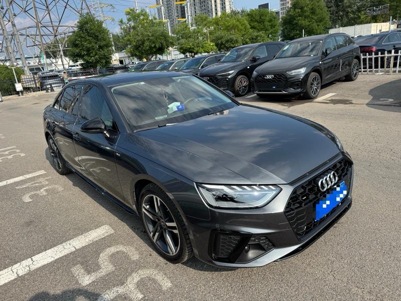 Audi A4L, 2022 — фото 2 из 6