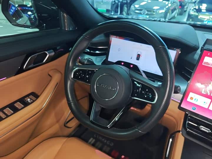 Lynk & Co 09 EM-P Hybrid, 2023 — фото 7 из 9