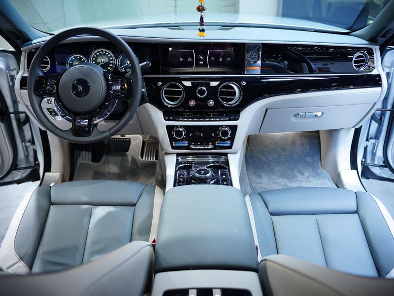 Rolls-Royce Ghost, 2023 — фото 8 из 12