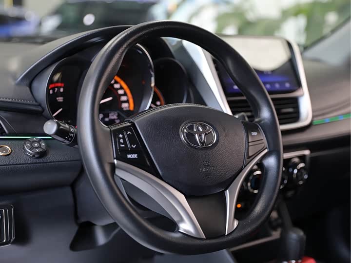 Toyota Yaris L Hatchback, 2022 — фото 8 из 9