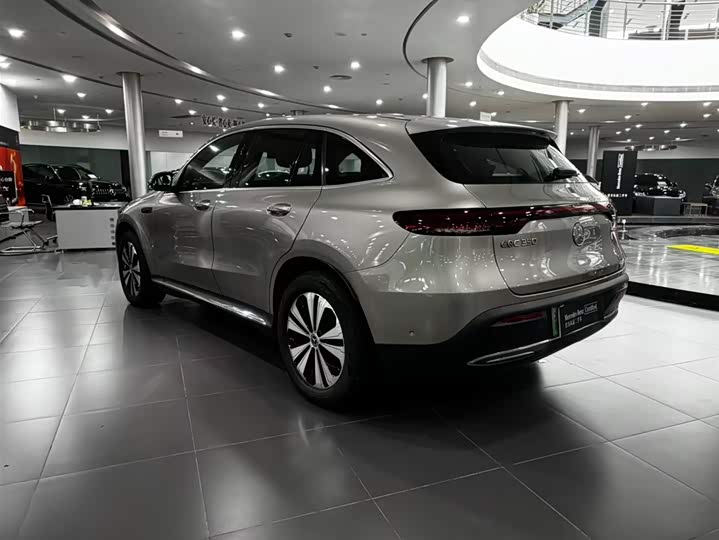 Mercedes-Benz EQC, 2023 — фото 3 из 9