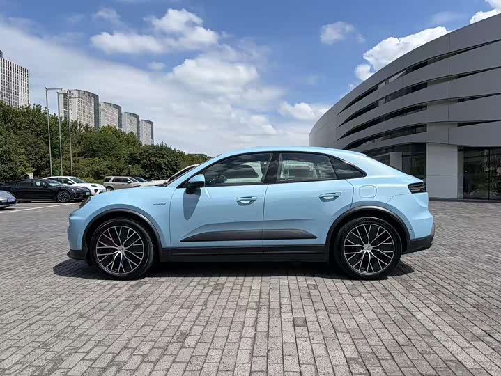 Porsche Macan EV, 2024 — фото 6 из 9