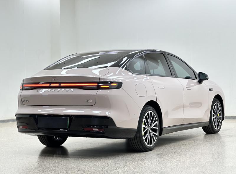 Leapmotor B01, 2025 — фото 7 из 12
