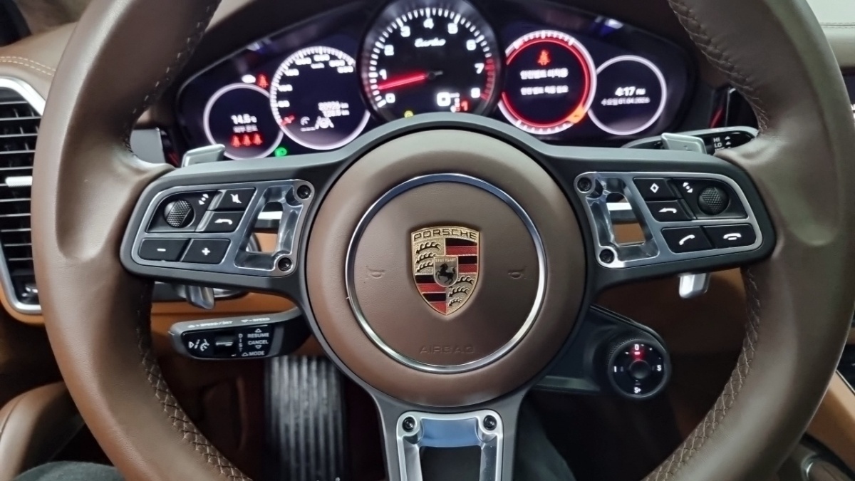 Porsche Cayenne, 2023 — фото 11 из 12