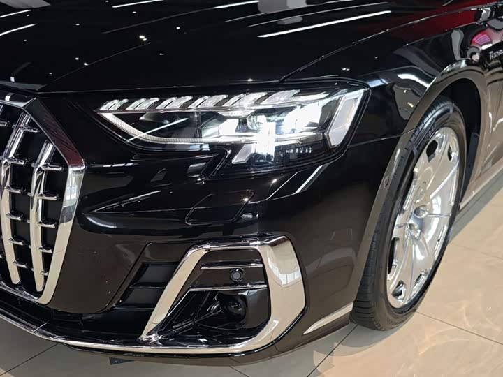 Audi A8, 2022 — фото 6 из 9