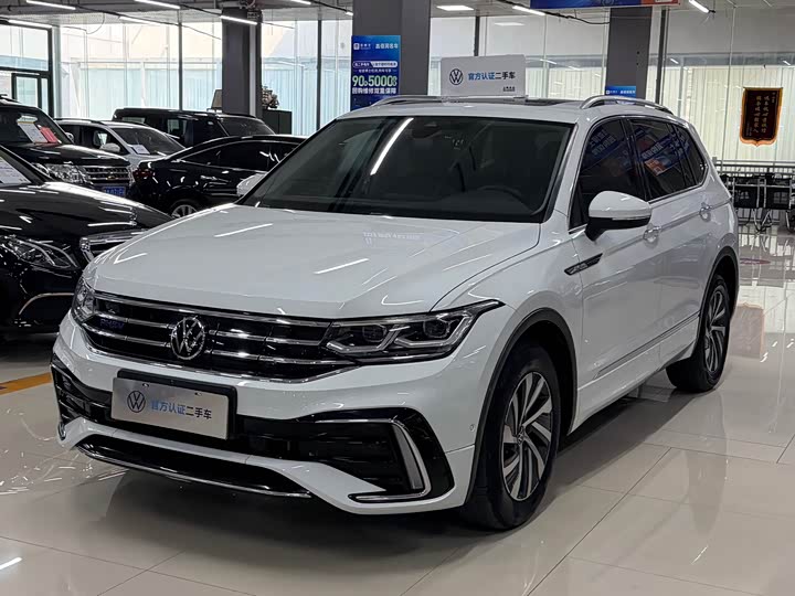 Volkswagen Tiguan L Hybrid, 2023 — купить в Иванове под ключ