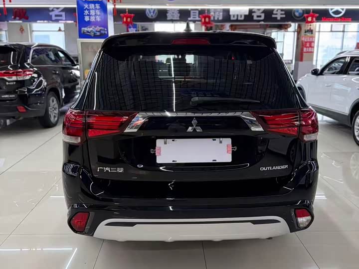 Mitsubishi Outlander, 2021 — фото 8 из 9