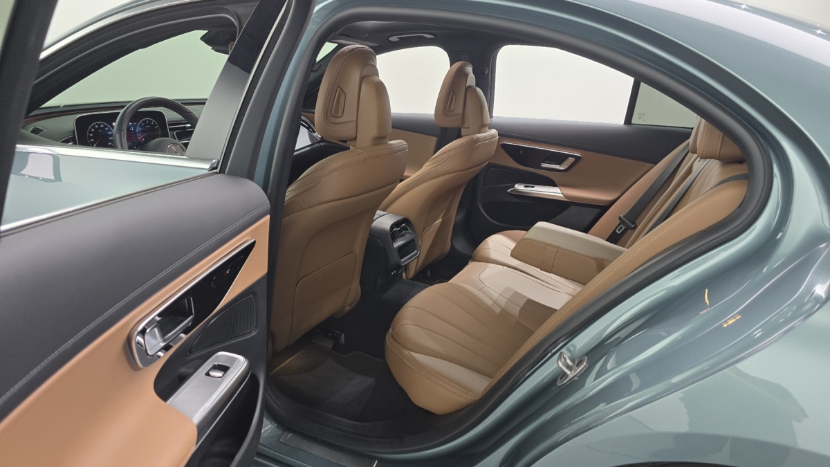 Mercedes-Benz E-Class, 2024 — фото 11 из 12