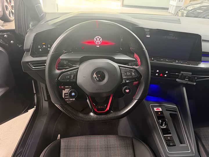 Volkswagen Golf GTI, 2022 — фото 6 из 7