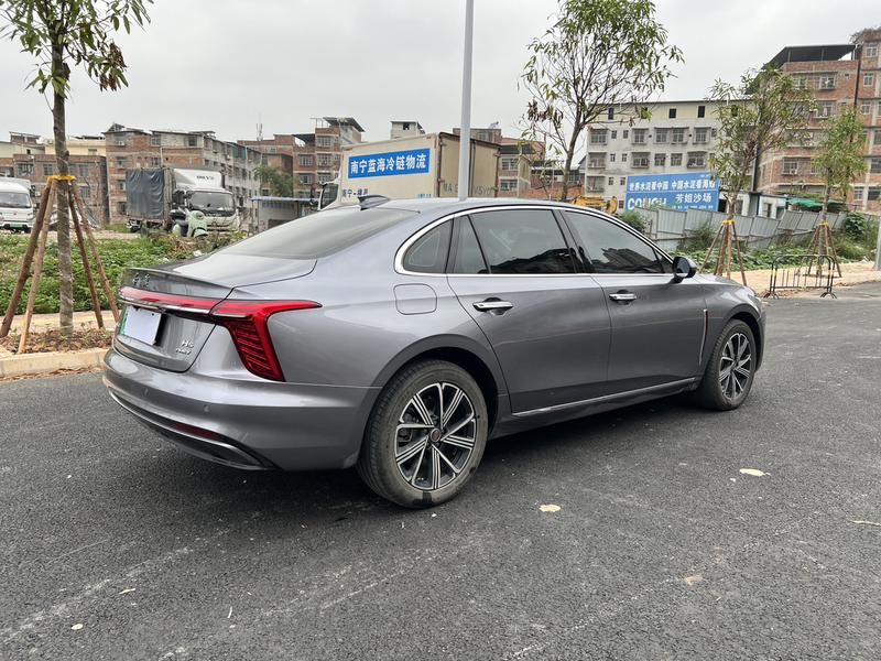 Hongqi H5 Hybrid, 2025 — фото 7 из 12