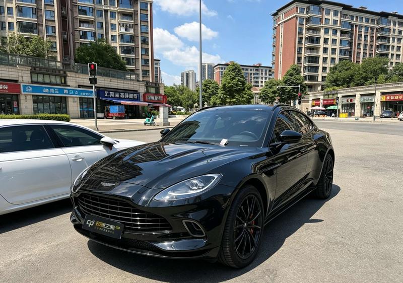 Aston Martin DBX, 2021 — купить в Иванове под ключ