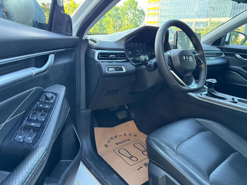 Geely Emgrand, 2022 — фото 11 из 12