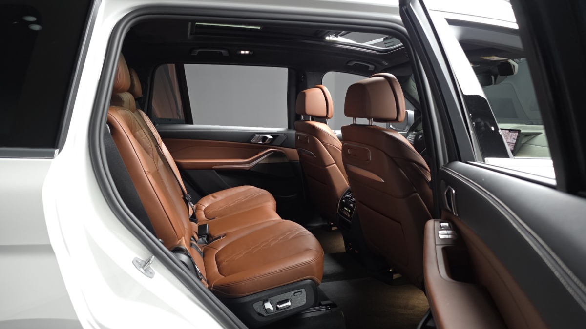 BMW X7, 2025 — фото 12 из 12