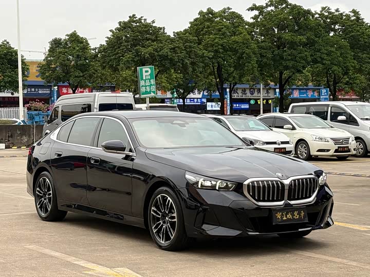 BMW 5 Series, 2025 — фото 3 из 9