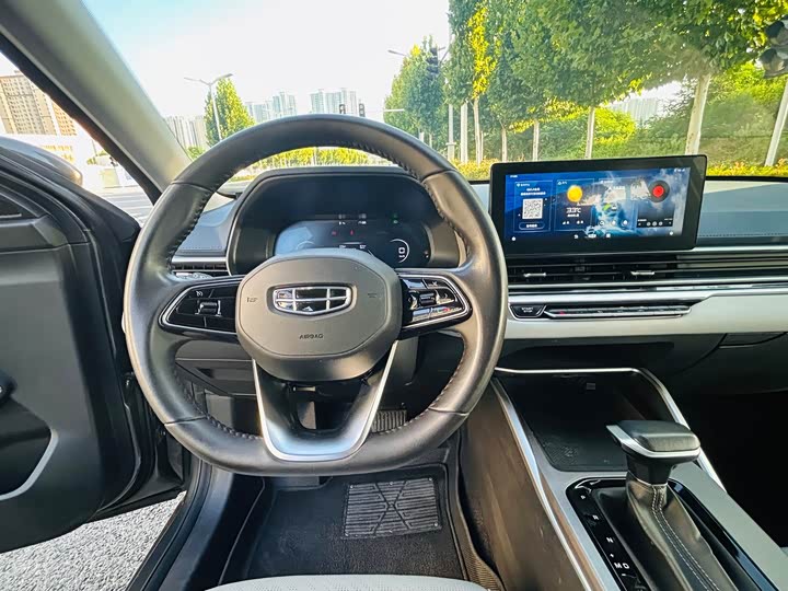 Geely Emgrand, 2022 — фото 7 из 9