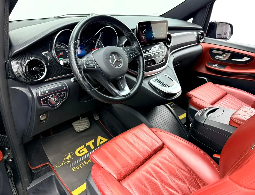 Mercedes-Benz V-Class, 2023 — фото 10 из 10