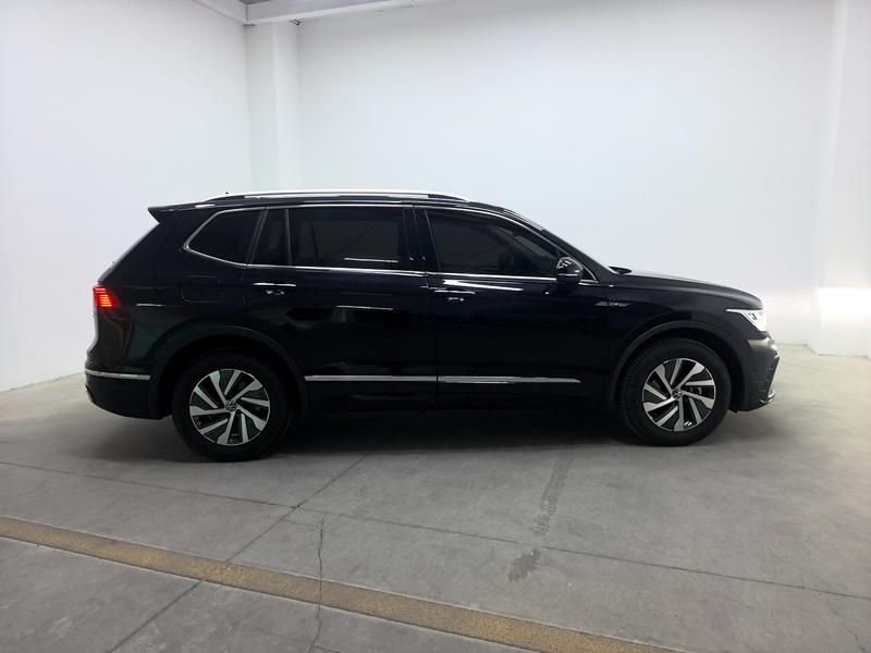 Volkswagen Tiguan L Hybrid, 2022 — фото 8 из 12