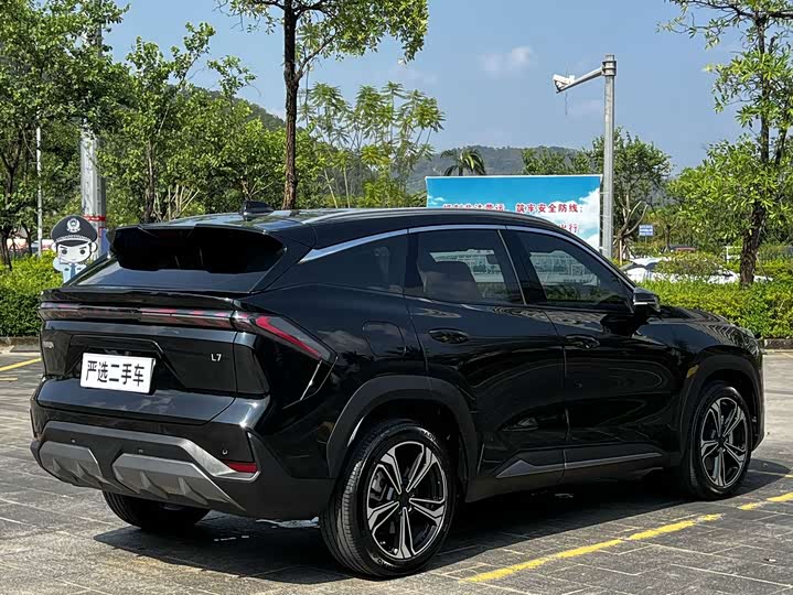 Geely Galaxy L7, 2024 — фото 7 из 9