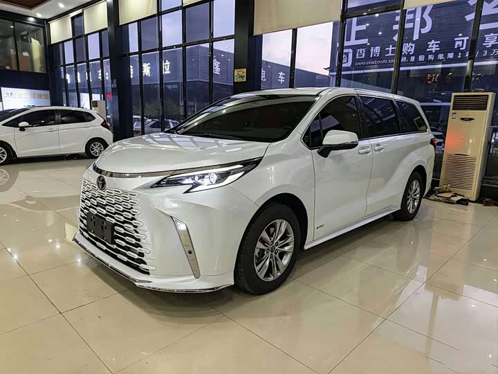 Toyota Sienna, 2024 — купить в Санкт-Петербурге под ключ