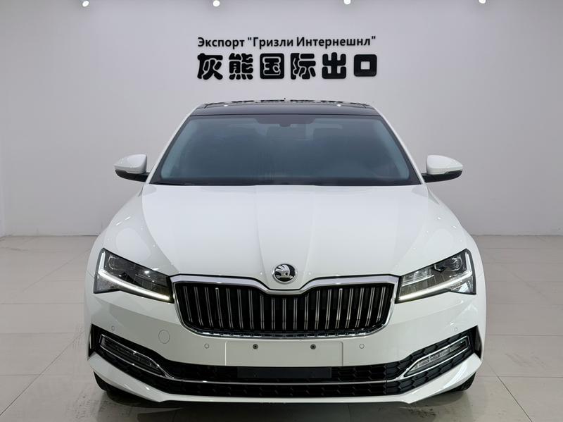 Skoda Superb, 2023 — фото 2 из 12
