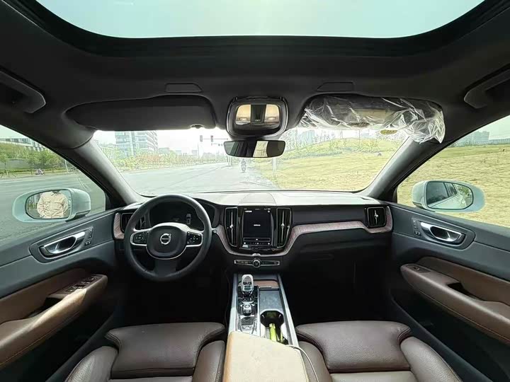 Volvo XC60, 2024 — фото 5 из 9
