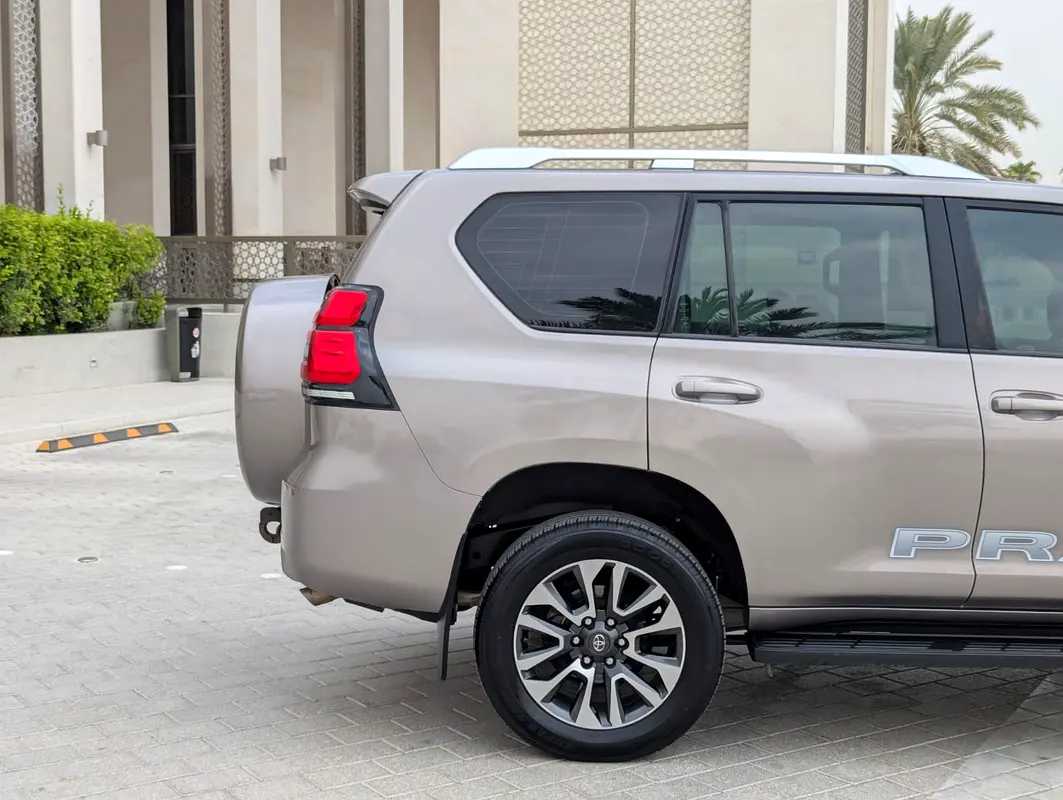 Toyota Prado, 2022 — фото 9 из 10