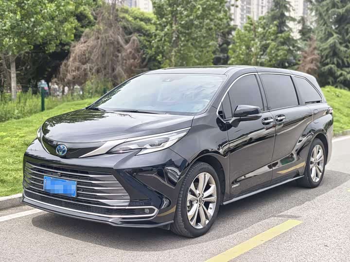 Toyota Sienna, 2023 — купить в Санкт-Петербурге под ключ