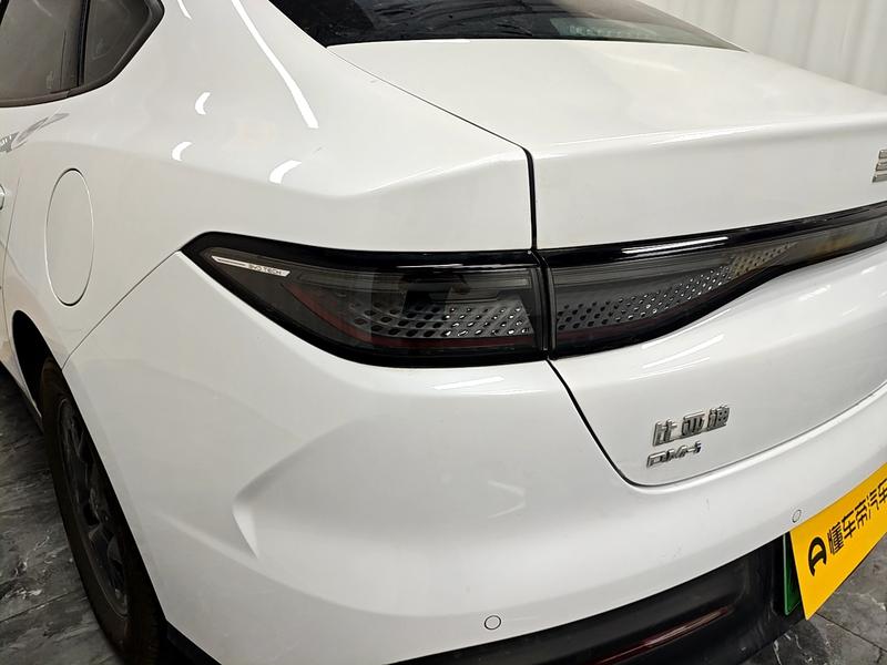 BYD Seal 05 DM-i Hybrid, 2025 — фото 10 из 12