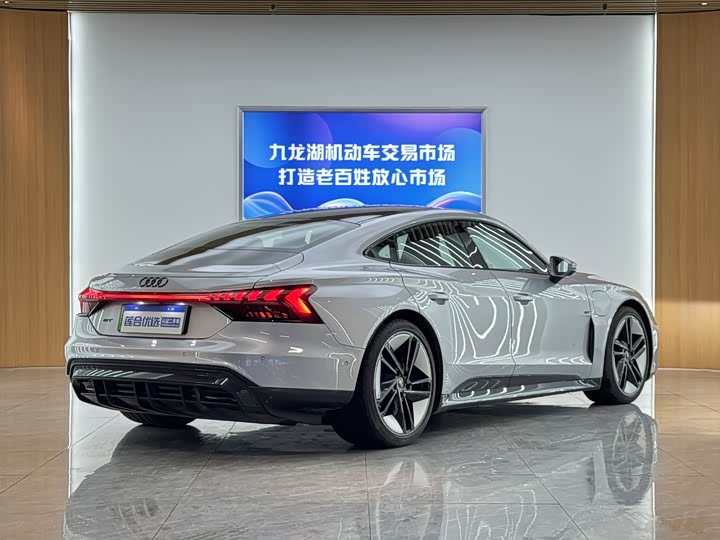 Audi e-tron GT, 2024 — фото 4 из 9