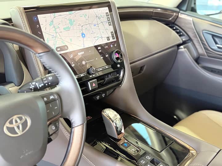 Toyota Alphard, 2026 — фото 6 из 9