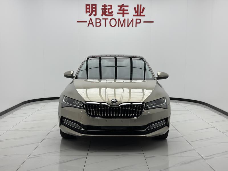 Skoda Superb, 2023 — фото 2 из 12