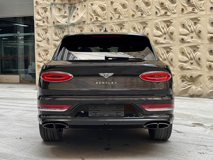 Bentley Bentayga, 2022 — фото 6 из 9